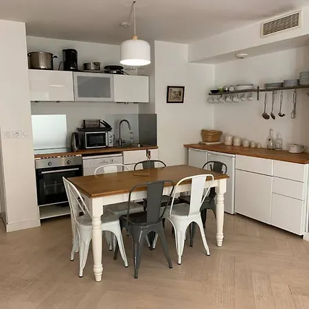 Апартаменты Tres Calme Avec Jardin Plein Sud