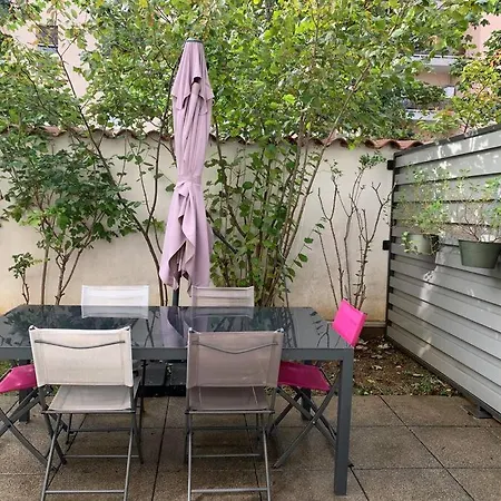 Апартаменты Tres Calme Avec Jardin Plein Sud